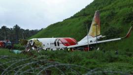 air india express, air india kerala crash, air india crash, kerala plane crash, kerala plane crash pictures, kerala plane crash photos