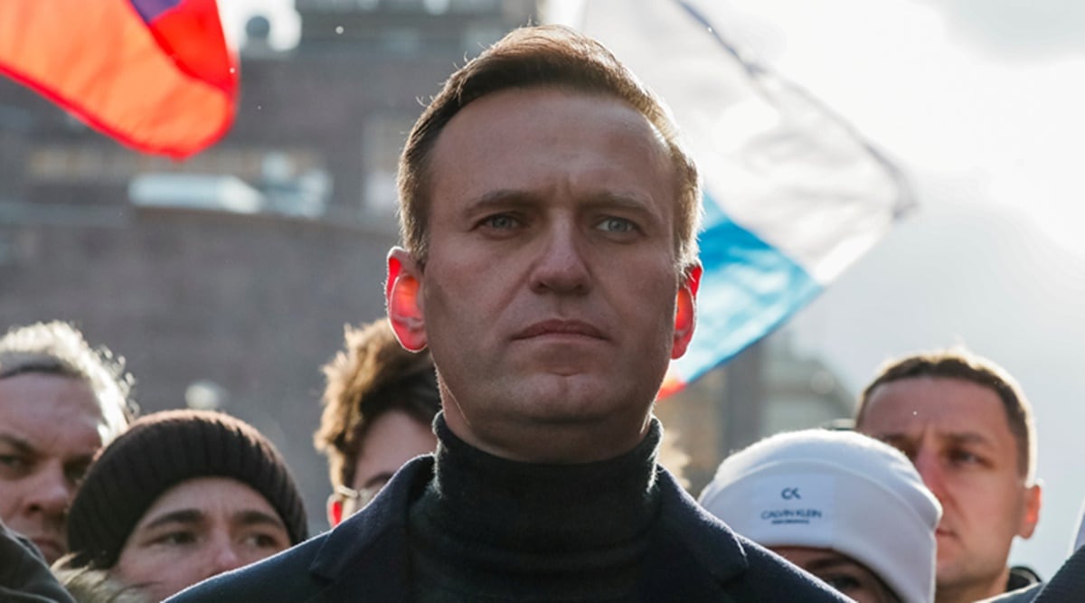 Novichok-tinged bottle found in Navalny&#8217;s room: colleagues