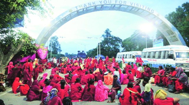 Asha workers take out march, call off protest after CM's PA speaks to them