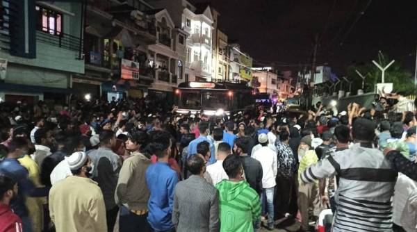 Bangalore MLA house attacked, Bengaluru's Kaval Byrasandra, Akhanda Srinivas Murthy, MLAs house attacked Prophet Mohammed post, Bangalore social media post against islam, Bangalore news, indian express
