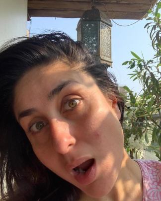 kareena selfie