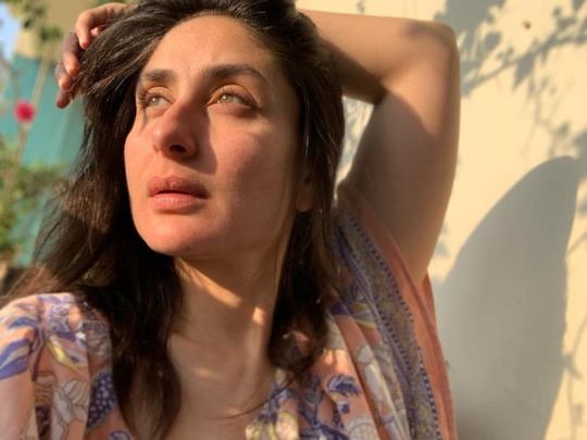 kareena sun selfie