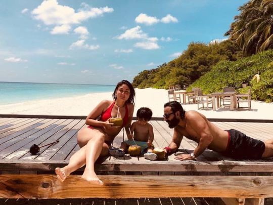 kareena vacation photo