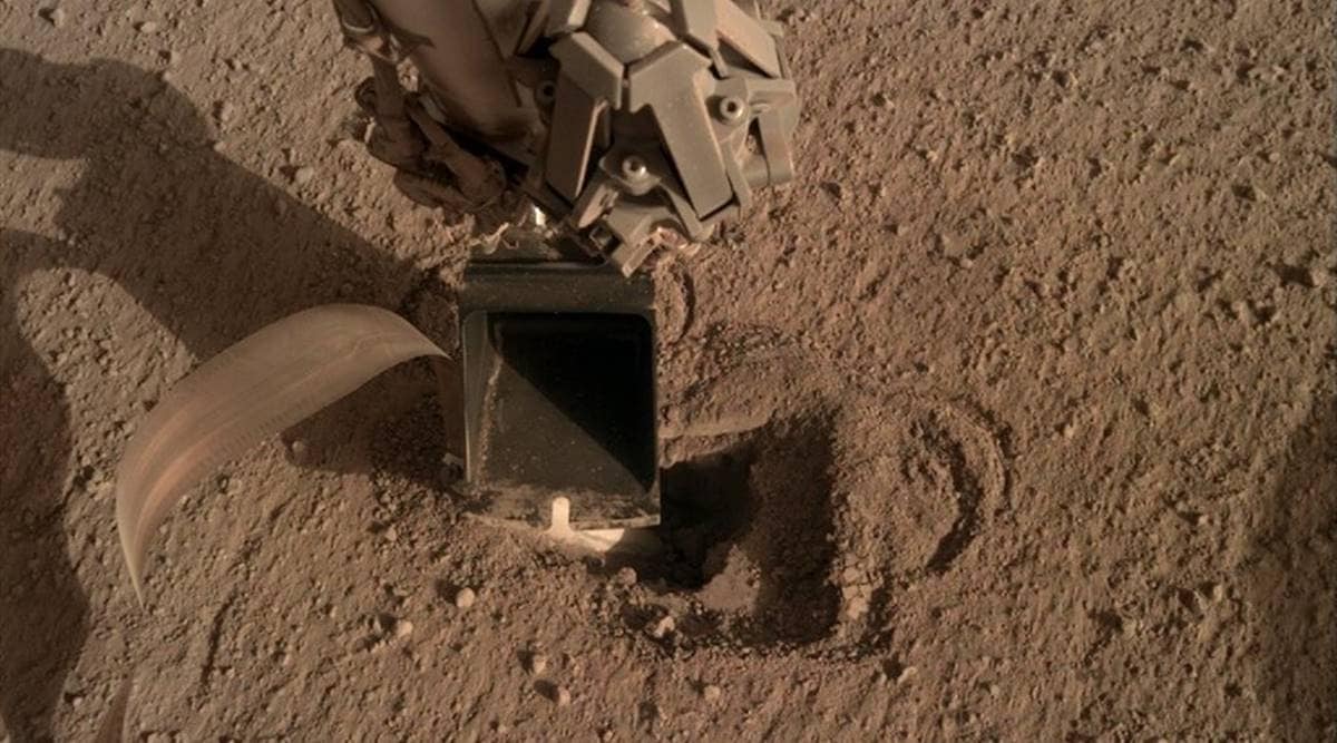 NASA's InSight lander on Mars (Source: NASA/JPL - Caltech)