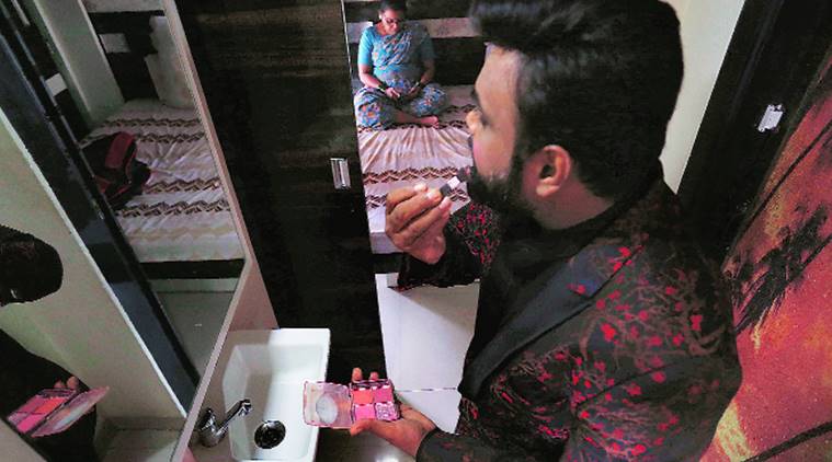 Coronavirus lockdown, magician, live-stream, Photo Essay, Mumbai news, Indian express news