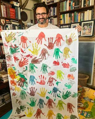 saif kareena tim family painting