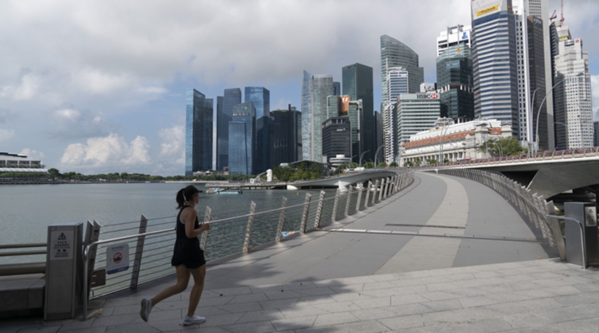 Singapore Expat Jobs Under Threat in Recession, Local Hire Push