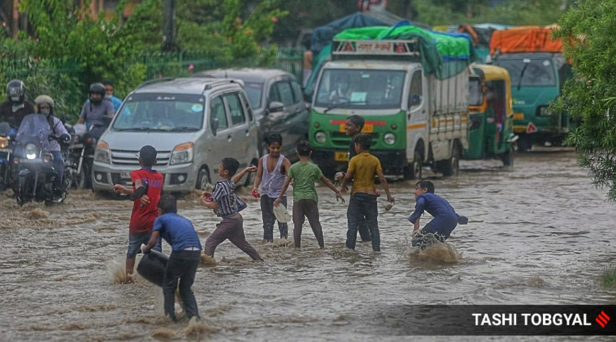 Delhi-NCR Receive Heavy Rains; Thundershowers In Parts Of UP | Weather ...