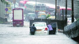 mumbai floods, mumbai rains, mumbai rain damage, mumbai covid centre rain damage, mumbai water logging, bmc, indian express news