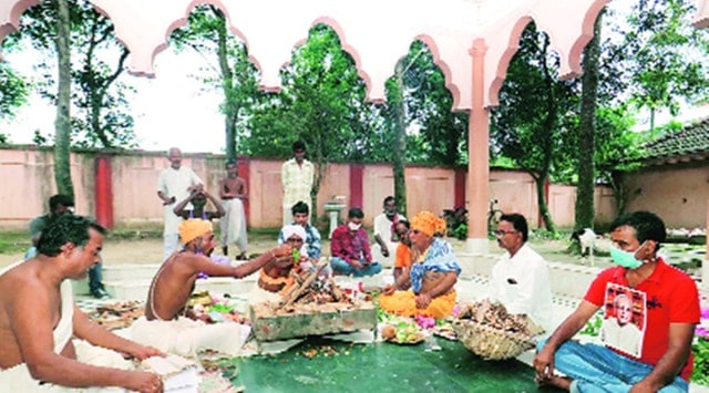 Pranab Mukherjee, Pranab Mukherjee health, Pranab Mukherjee covid, yagna for recovery of pranab mukherjee, indian express news