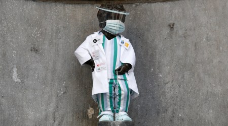 Brussels, Manneken Pis statue, Health workers, Brussels coronavirus update, Trending news, Viral video, Indian Express news.