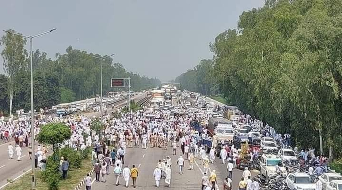 Haryana farmers protest, farm bills, farmers block roads, patriotic songs, Chandigarh news, Indian express news