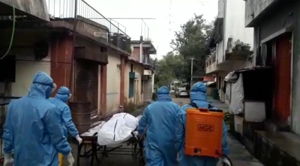 Pune covid-19 coronavirus news, Pune coronavirus patient hand cart, pune covid-19 ambulance, pune village hand cart covid body, indian express pune news