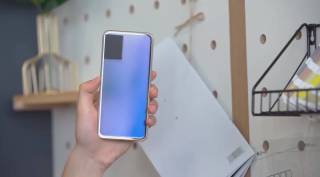 Vivo colour changing phone, vivo rear glass colour change, vivo colour change technology, vivo smartphone innovations, first colour changing phone, electrochromic glass