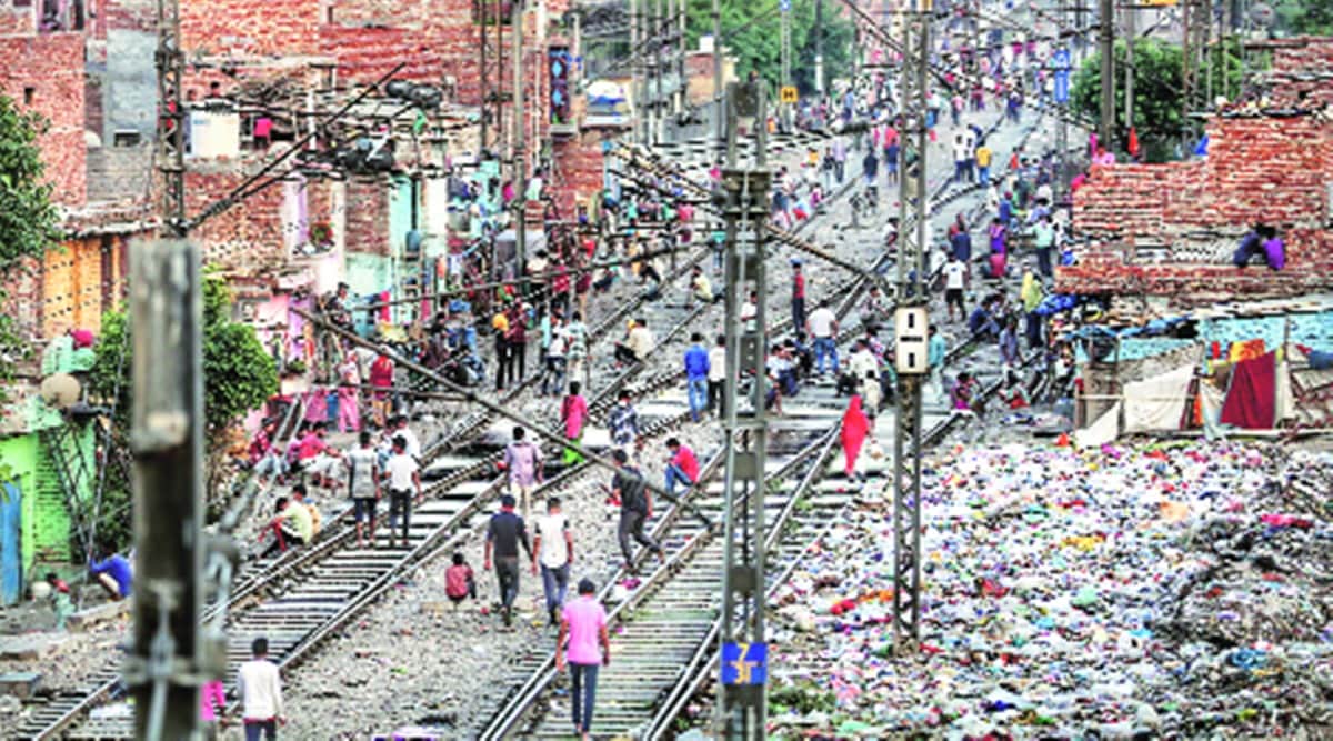 northern railways, delhi government, juggi demolition by nothern railways, juggi demolition along railway tracks, indian express news