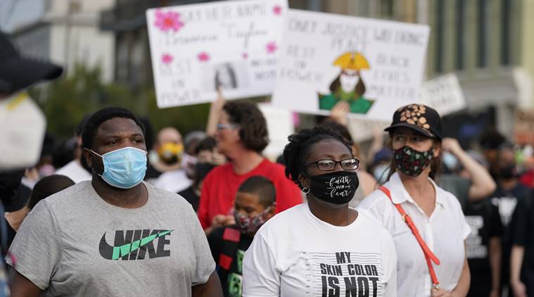 Breonna Taylor protesters march anew: "No justice, No peace"