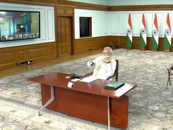 narendra modi, gamchha mask