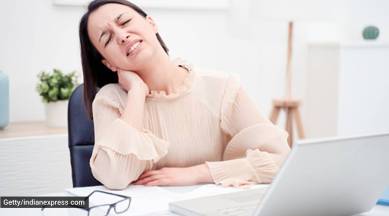 neck stretch exercises, stertching, neck pain exercises, easy neck stretches, anshuka yoga, anshuka parwani, easy stretching, neck stretch fitness, fitness, work from home stiff neck, indianexpress, indianexpress.com,