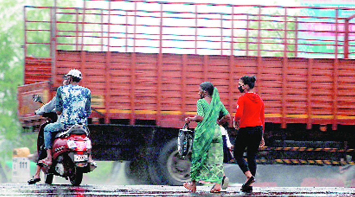 vadodara Dhumad junction, vadodara Dhumad junction on nh-8, Dhumad junction accidents, Dhumad junction accident deaths, indian express news
