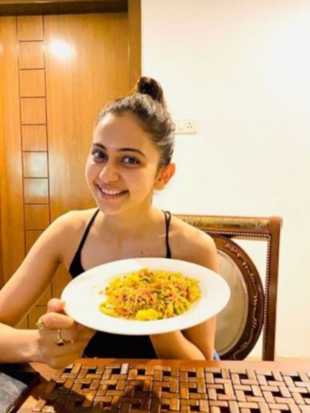 lockdown, bollywood lockdown diaries, actors cooking lockdown dish, diljit cooking, john legend cooking, shilpa shetty cooking recipes