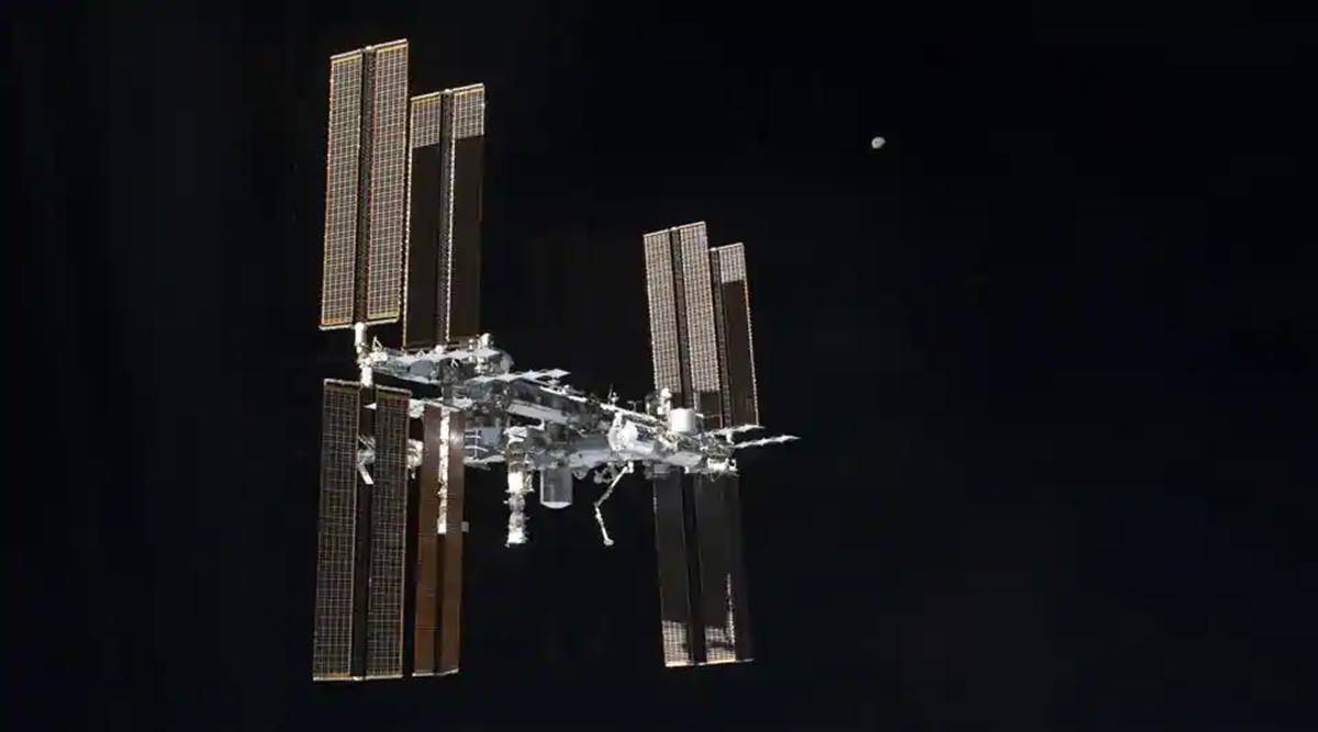 Space station air leak forces middle-of-night crew wakeup