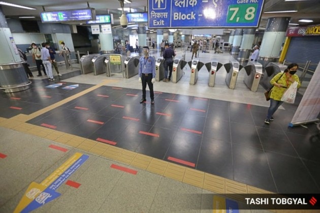 delhi metro, delhi metro reopening, covid protocol delhi metro, metro covid rules, social distancing delhi metro, aarogya setu delhi metro, delhi city news