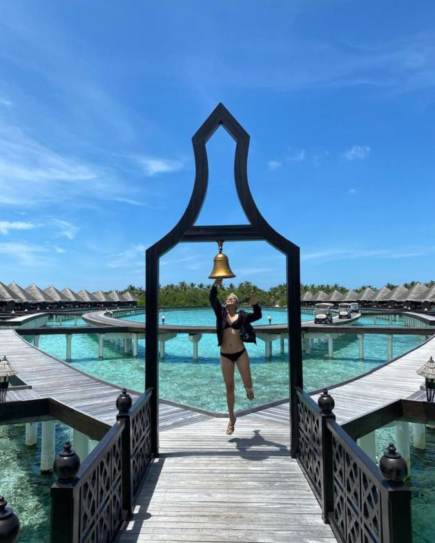 taapsee vacation, taapsee maldives, taapsee pannu photos