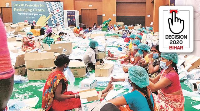 Women volunteers prepare Covid kits in Patna. Dipankar Ghose