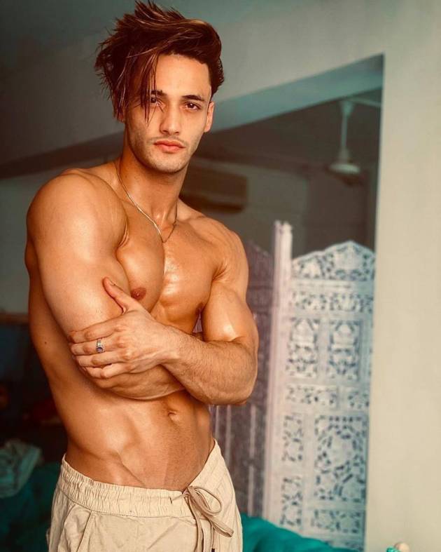 Asim Riaz photos