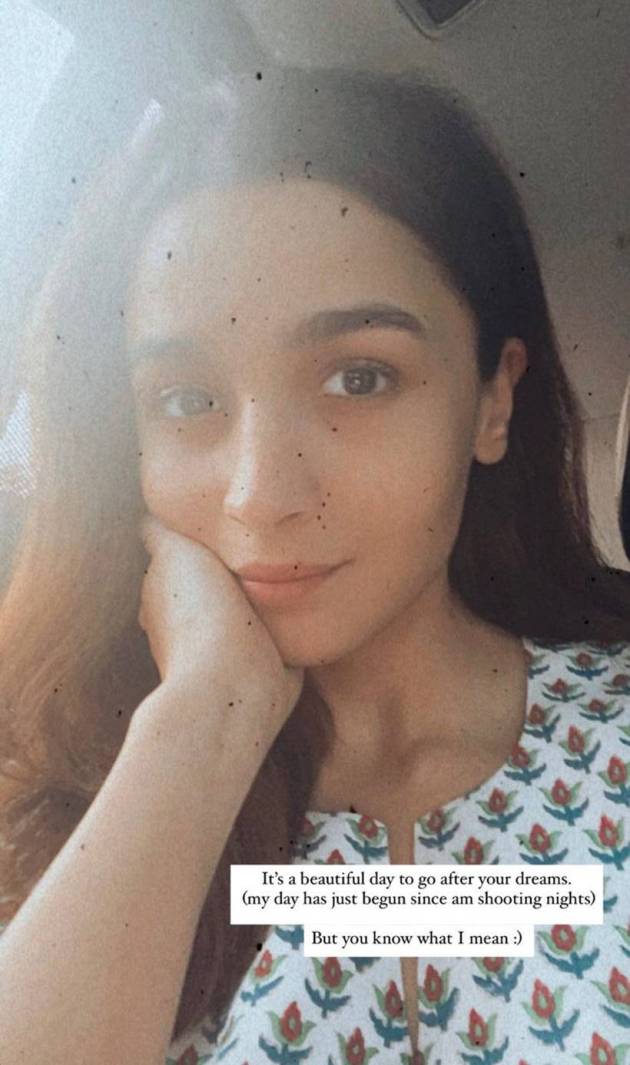 alia bhatt selfie