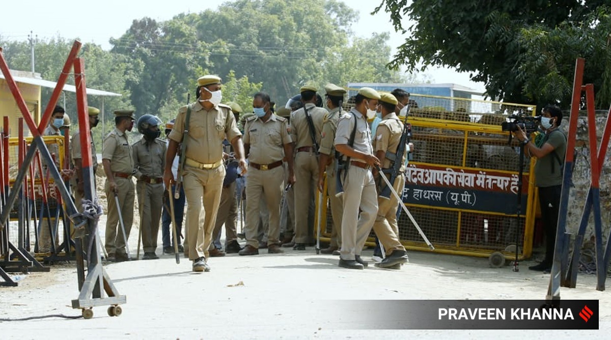 Journalist, three others detained on way to Hathras