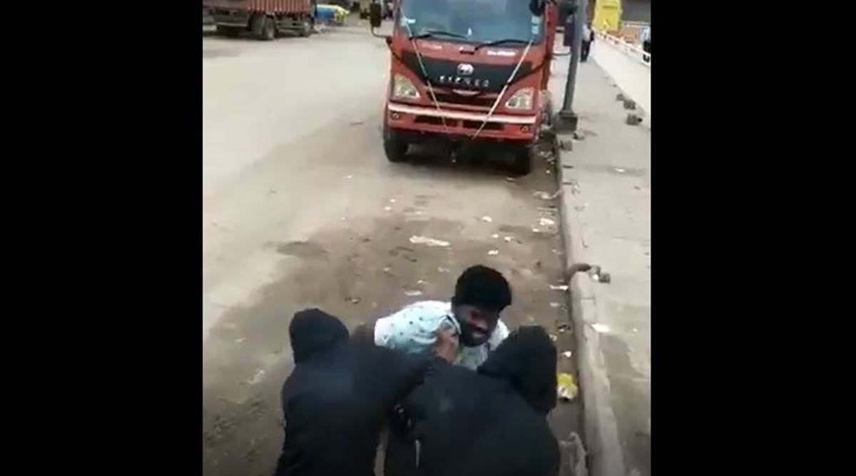 bengaluru robbery, Chickpet metro station, bangalore news, latest news, bangalore police, indian express