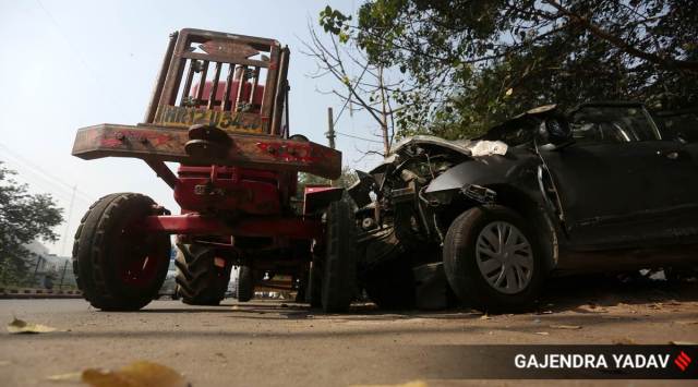 Shadipur flyover accident, Shadipur flyover tractor car accident, delhi tractor car accident, kirti nagar tractor car accident, delhi city news