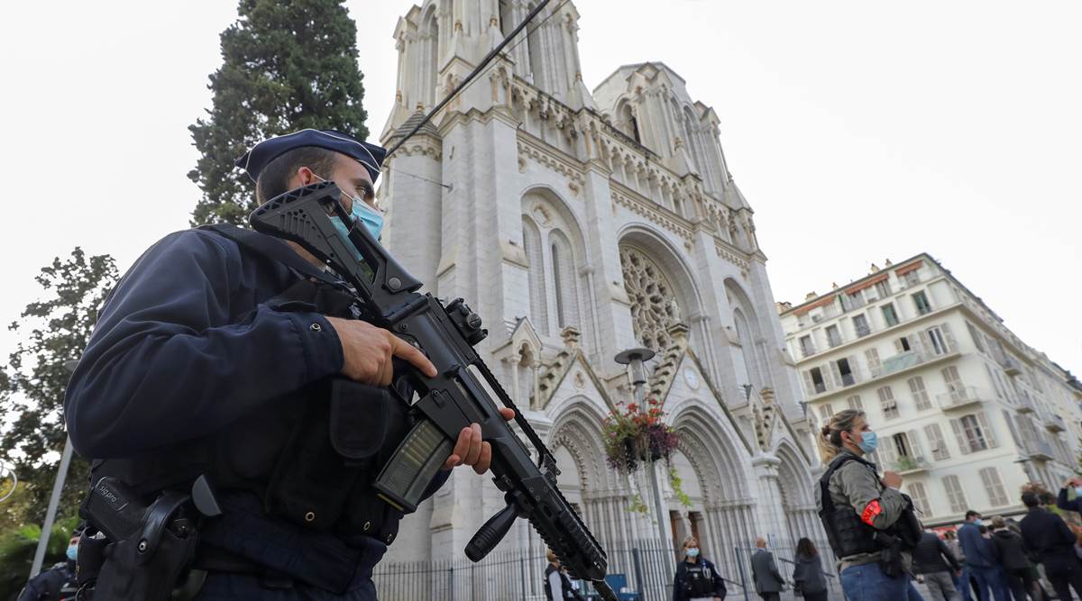 A police officer stands near Notre Dame church, where a knife attack took place, in Nice, France October 29, 2020. (Photo: REUTERS/Eric Gaillard/Pool)