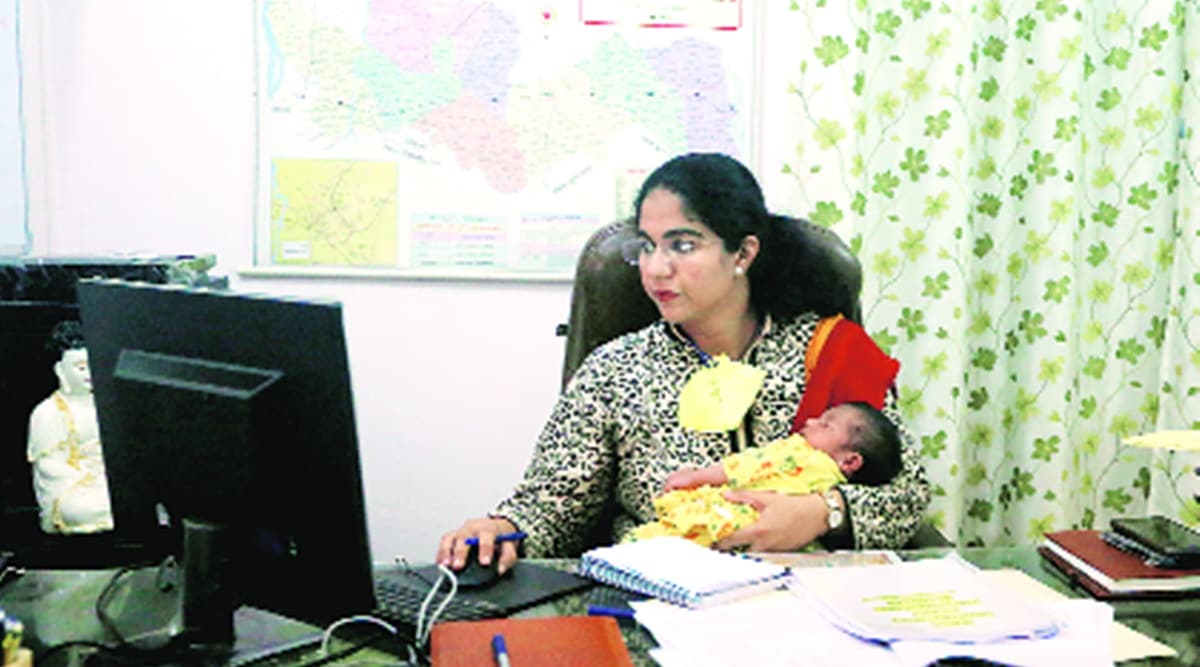 Ghaziabad nodal officer, Ghaziabad nodal officer baby, Ghaziabad nodal officer joins work with baby, Saumya Pandey, Saumya Pandey Ghaziabad nodal officer, India news, Indian Express