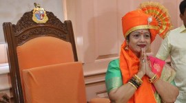 Mumbai mayor, Kishori Pednekar, mumbai Ward committee polls, Kishori Pednekar protest, bmc employees late for ward committees election, indian express news