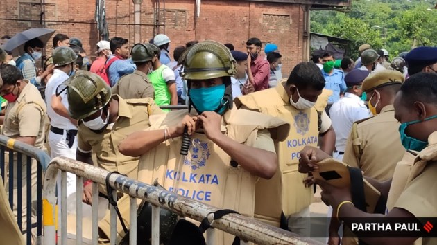 bjp protest, bjp protest march, bjp protest march in kolkata, west bengal bjp, kolkata bjp prtest, kolkata bjp prtotest, howrah bjp police clash, howrah bjp workers protest, bengal bjp nabanna march, west bengal bjp police clash, howrah news, bjp protest west bengal
