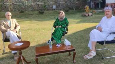 Jammu and Kashmir, Jammu and Kashmir news, Gupkar meeting, mehbooba mufti, mehbooba mufti farooq abdullah meeting, mehbooba mufti omar abdullah meeting, mehbooba mufti released, Article 370