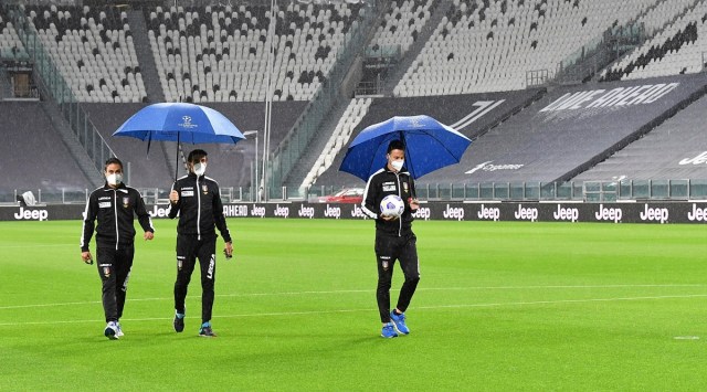 Napoli did not travel to Turin for the match after local health authorities ordered the squad into quarantine after two players tested positive for the coronavirus. (AP)