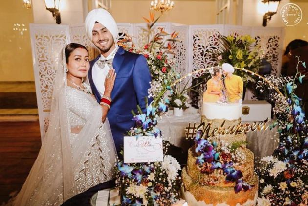 neha kakkar wedding photos, neha kakkar, neha kakkar reception, neha kakkar wedding, neha kakkar marriage, neha kakkar husband, neha kakkar rohan preet singh,