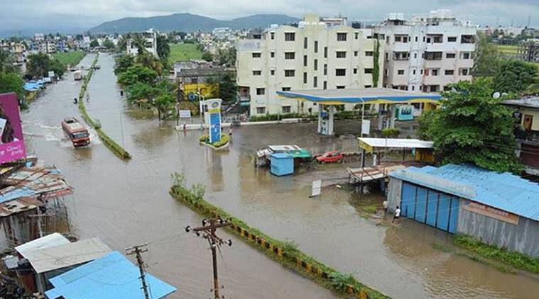 India weather, India extreme weather, India cold waves, India heat waves, 75% districts hotspot of extreme westher, IMD, Foods, drought, cyclone in India, India news, Indian express