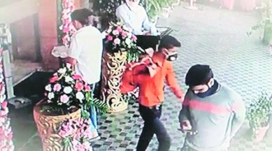 chandigarh wedding function theft, chandigarh wedding function robbery, chandigarh masked man wedding robbery, chandigarh news, indian express news