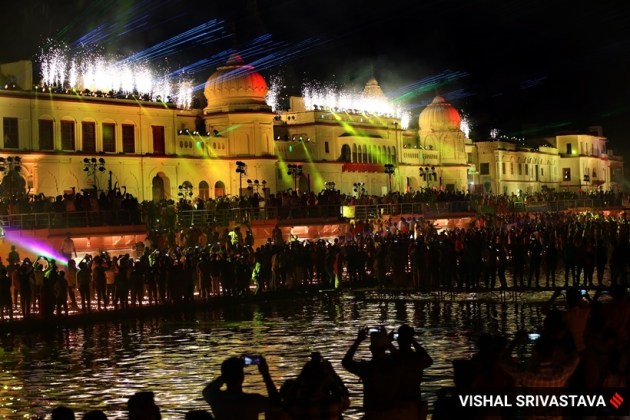 Ayodhya Witnesses Deepotsav Grandeur As Over 5,00,000 Diyas Light Up 