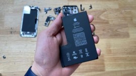 Apple, Apple iPhone 12 Pro Max, Apple iPhone 12 Pro Max teardown, Apple iPhone 12 Pro Max internals, Apple iPhone 12 Pro Max battery, Apple iPhone 12 Pro Max broken, Apple iPhone 12 Pro Max display, Apple iPhone 12 Pro Max features