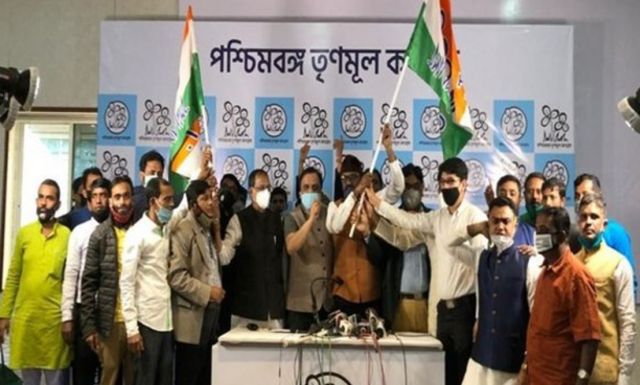 Seated next to state ministers Moloy Ghatak and Bratya Basu, Pasha expressed support for TMC chairperson Mamata Banerjee, (ANI)