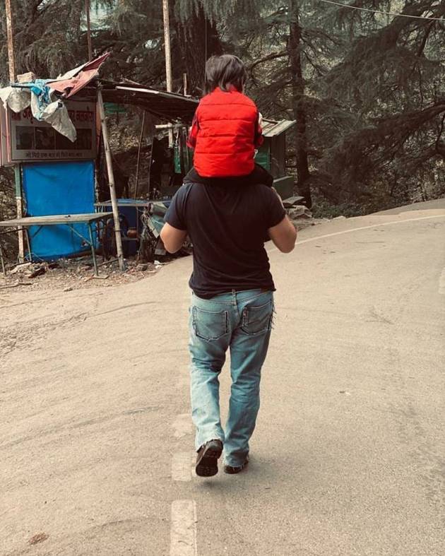 saif ali khan with taimur