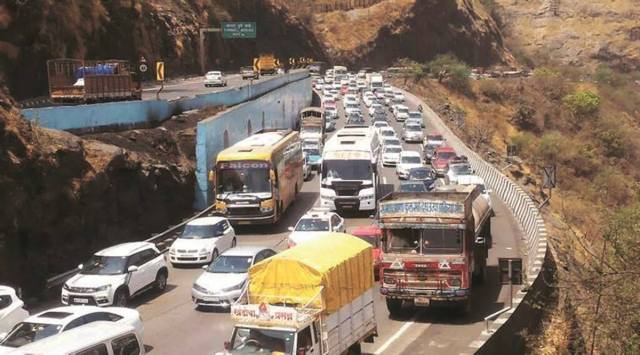 According to a staffer manning the Pune-Mumbai Expressway Control Room, “There was heavy traffic in the morning. The traffic subsided after noon. Most of the motorists were heading towards Pune from Mumbai.”