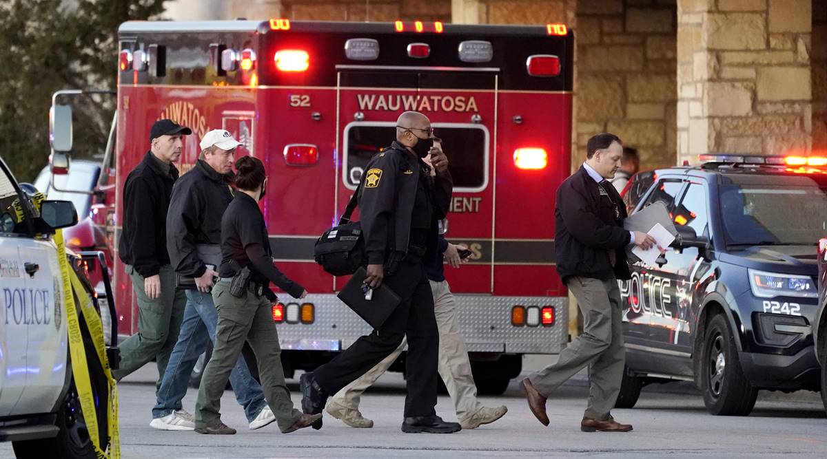 Eight injured in Wisconsin mall shooting, say police; suspect sought