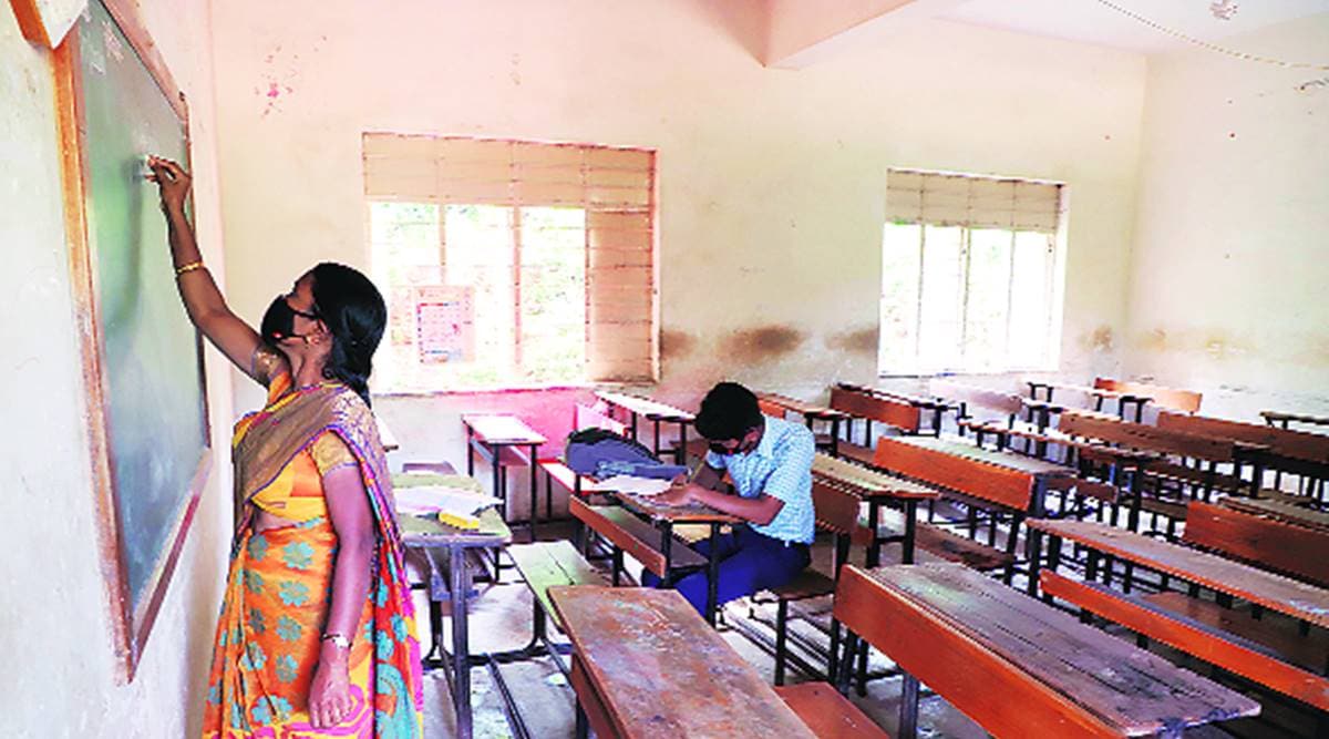 Schools reopen in nearly 25 districts of Maharashtra Only 5 students