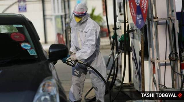 Diesel sales for the three large state-owned oil marketing companies (OMCs) fell to 2,860 thousand metric tonnes (TMT) in the first half of November, from 3,013 TMT a year ago.